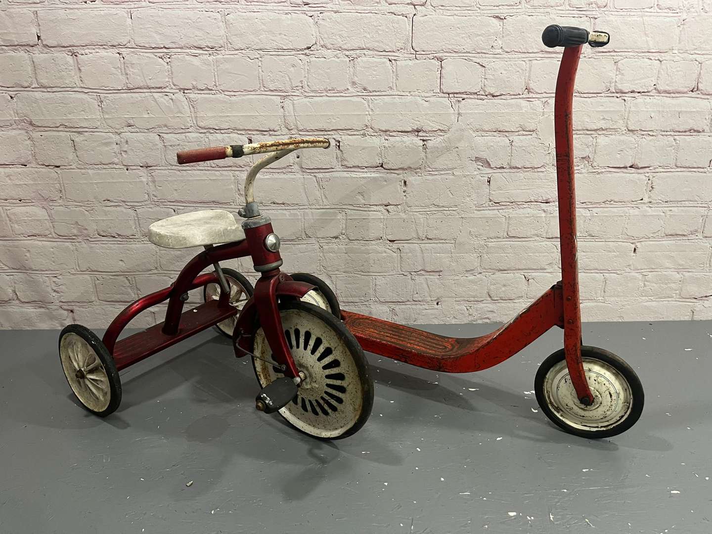 <p>Tri-ang Childs Tricycle and Lines Scooter (2)</p>
