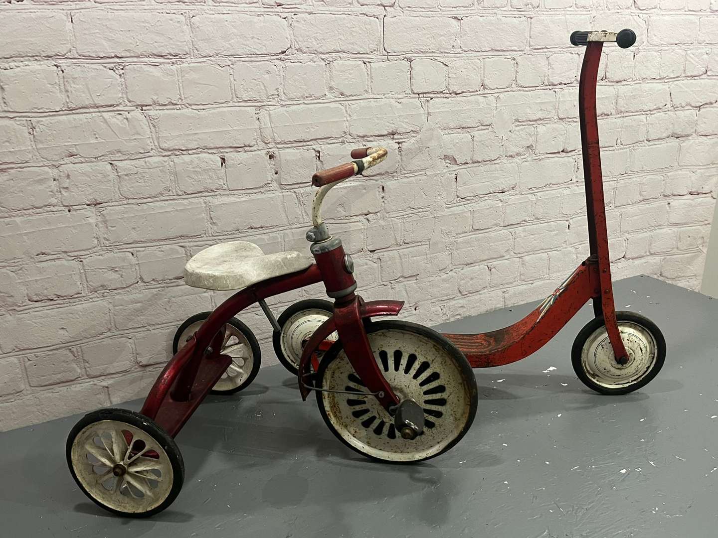 <p>Tri-ang Childs Tricycle and Lines Scooter (2)</p>