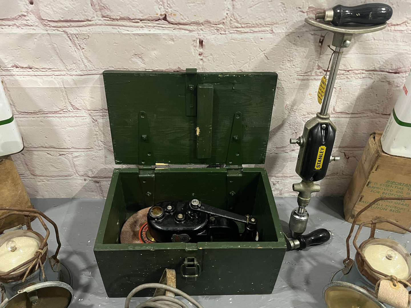 <p>Mixed Lot Castrol Gear Oil Cans Industrial Angle poise Lamps Etc</p>