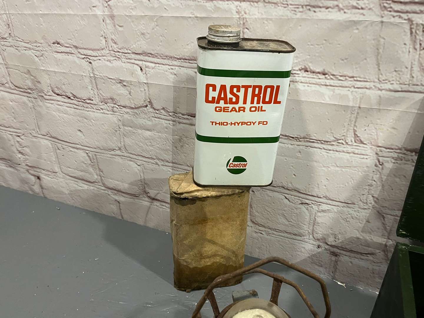 <p>Mixed Lot Castrol Gear Oil Cans Industrial Angle poise Lamps Etc</p>