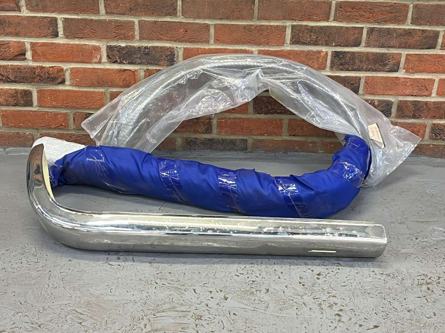 <p>Two Mercedes Bumpers and Chrome Trims</p>
