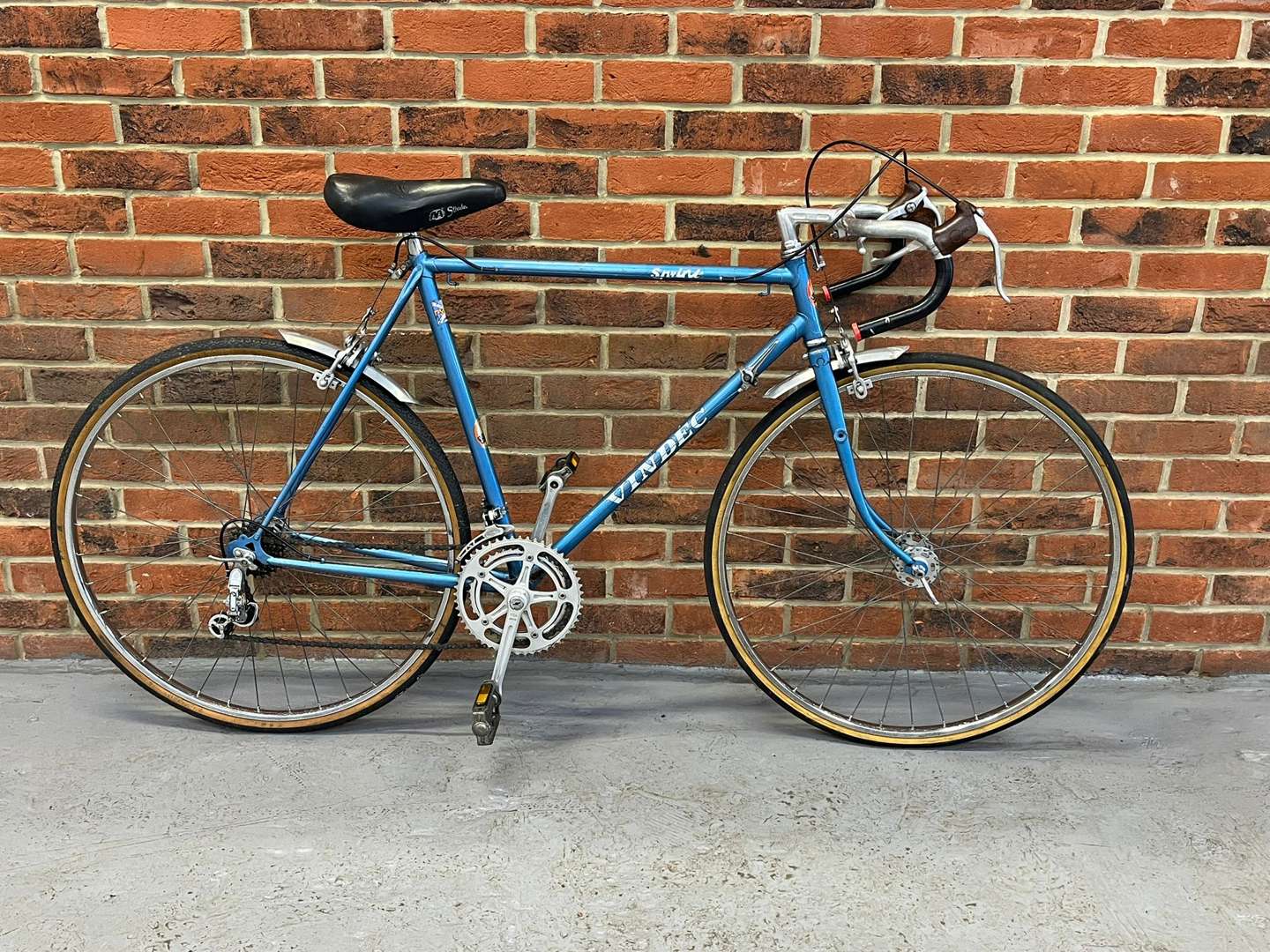 <p>Vindec Sprint Racing Bicycle</p>