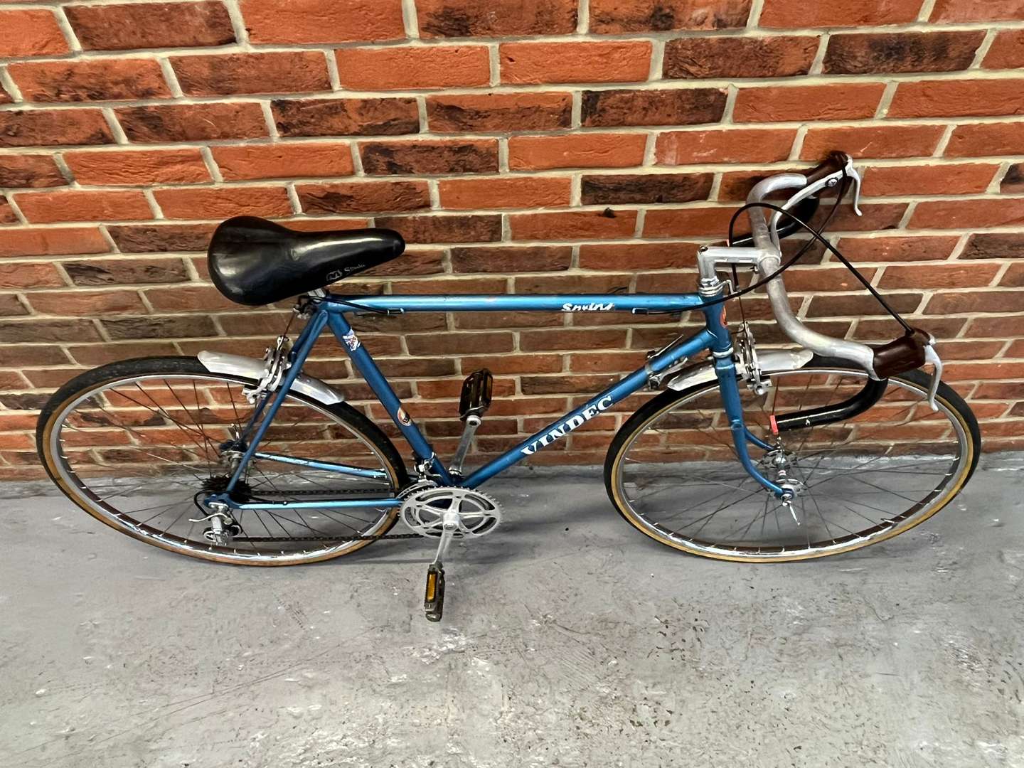 <p>Vindec Sprint Racing Bicycle</p>