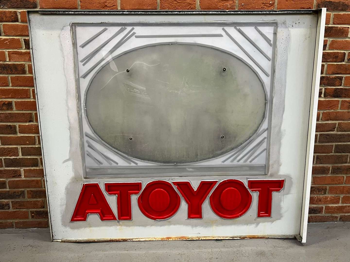 <p>Large Toyota Emblem Dealership Sign</p>