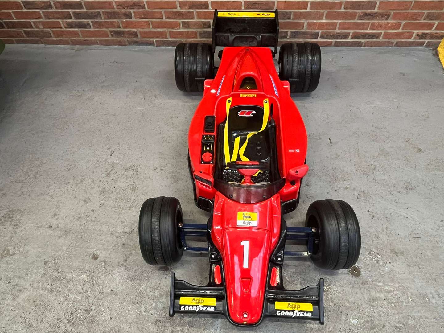 <p>Toys Toys Battery Operated Childs Ferrari</p>