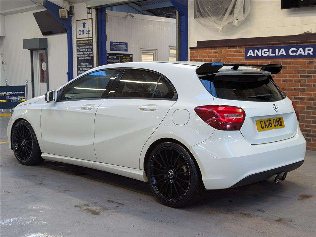 <p>2016 MERCEDES-BENZ A 180 SE</p>