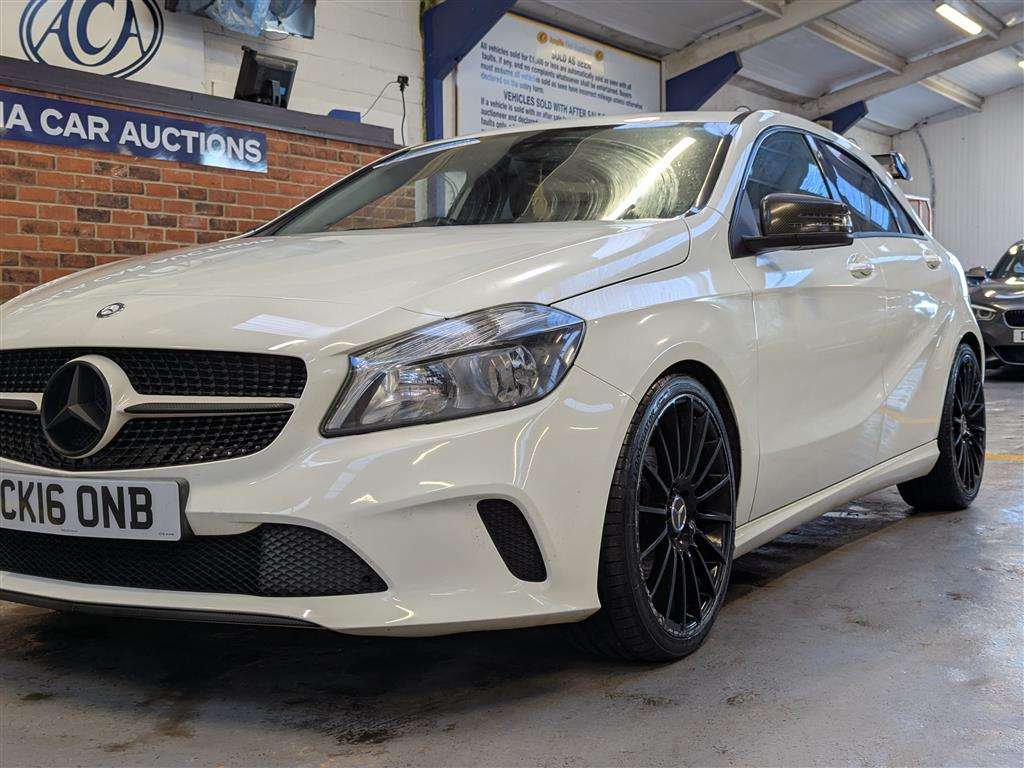 <p>2016 MERCEDES-BENZ A 180 SE</p>