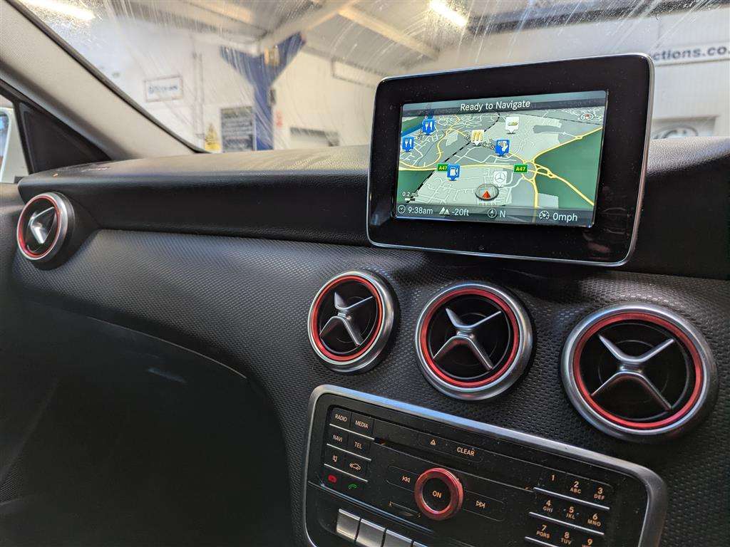 <p>2016 MERCEDES-BENZ A 180 SE</p>