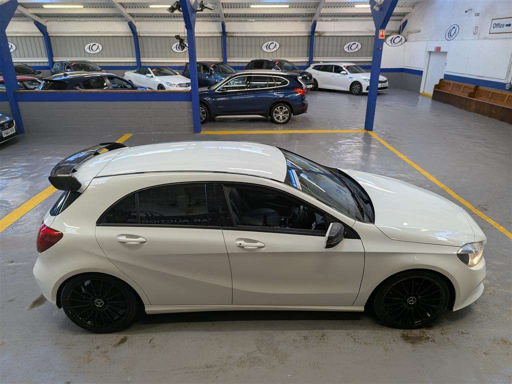 <p>2016 MERCEDES-BENZ A 180 SE</p>