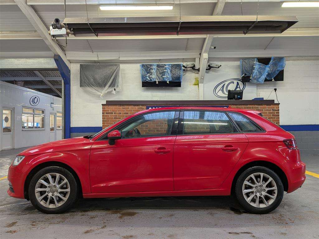 <p>2013 AUDI A3 SE TDI</p>