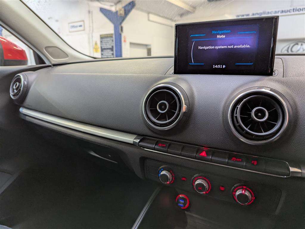 <p>2013 AUDI A3 SE TDI</p>