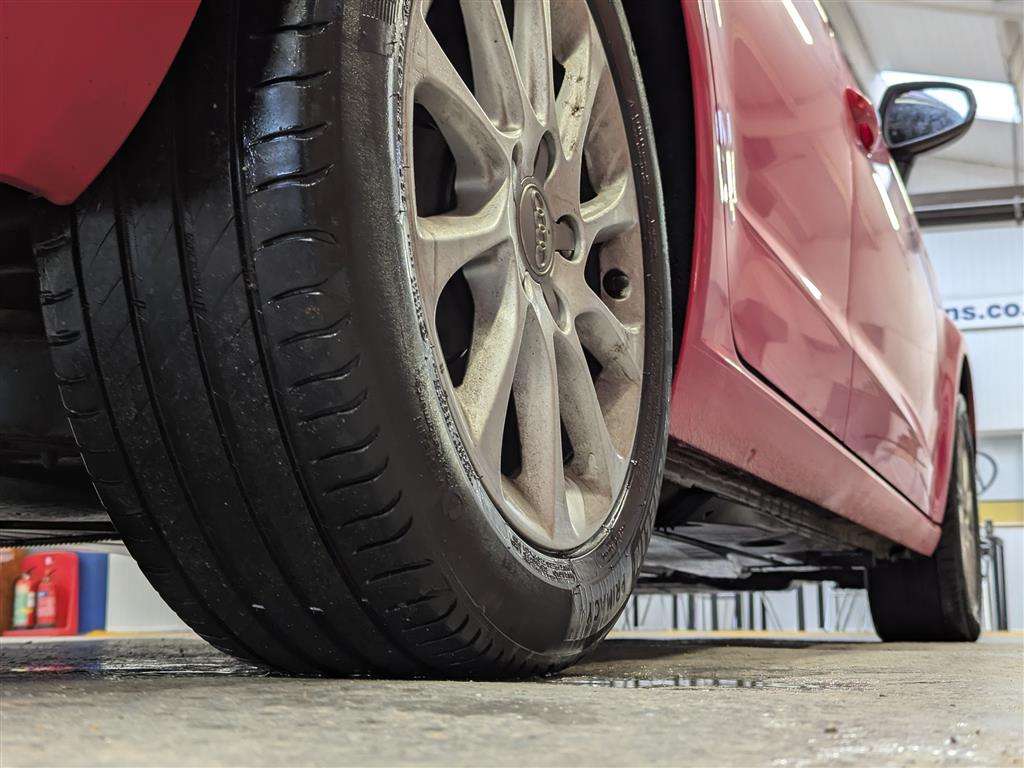 <p>2013 AUDI A3 SE TDI</p>