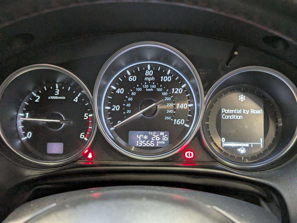 <p>2014 MAZDA CX-5 SE-L D NAV</p>