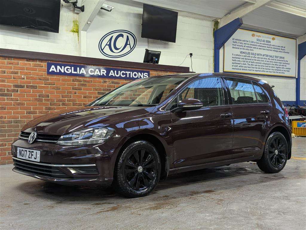 <p>2017 VOLKSWAGEN GOLF SE TDI BMT</p>