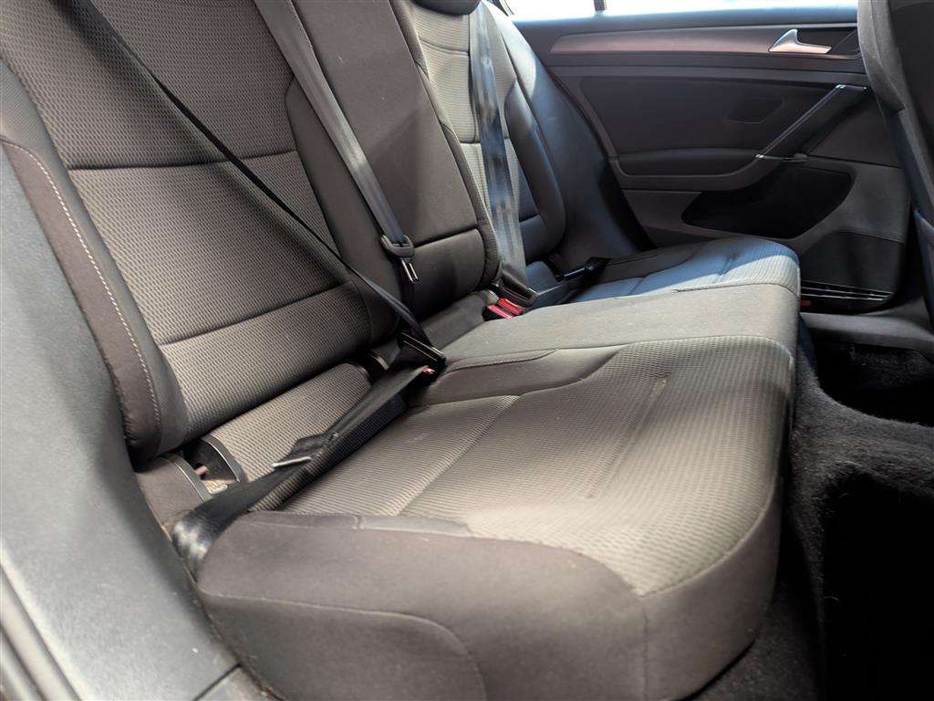 <p>2017 VOLKSWAGEN GOLF SE TDI BMT</p>