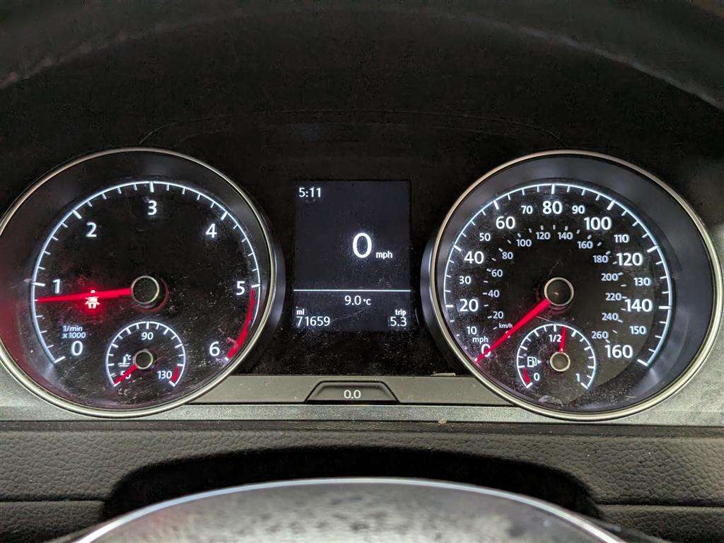 <p>2017 VOLKSWAGEN GOLF SE TDI BMT</p>