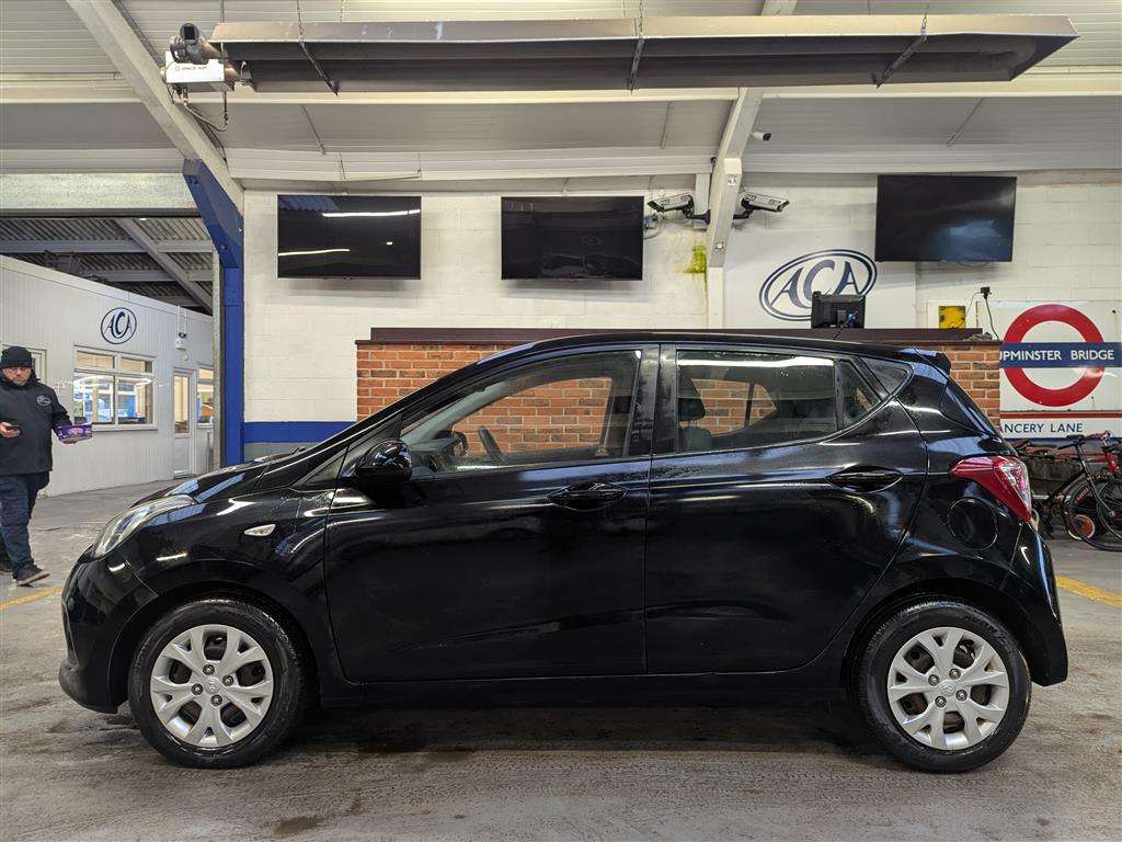 <p>2014 HYUNDAI I10 SE</p>