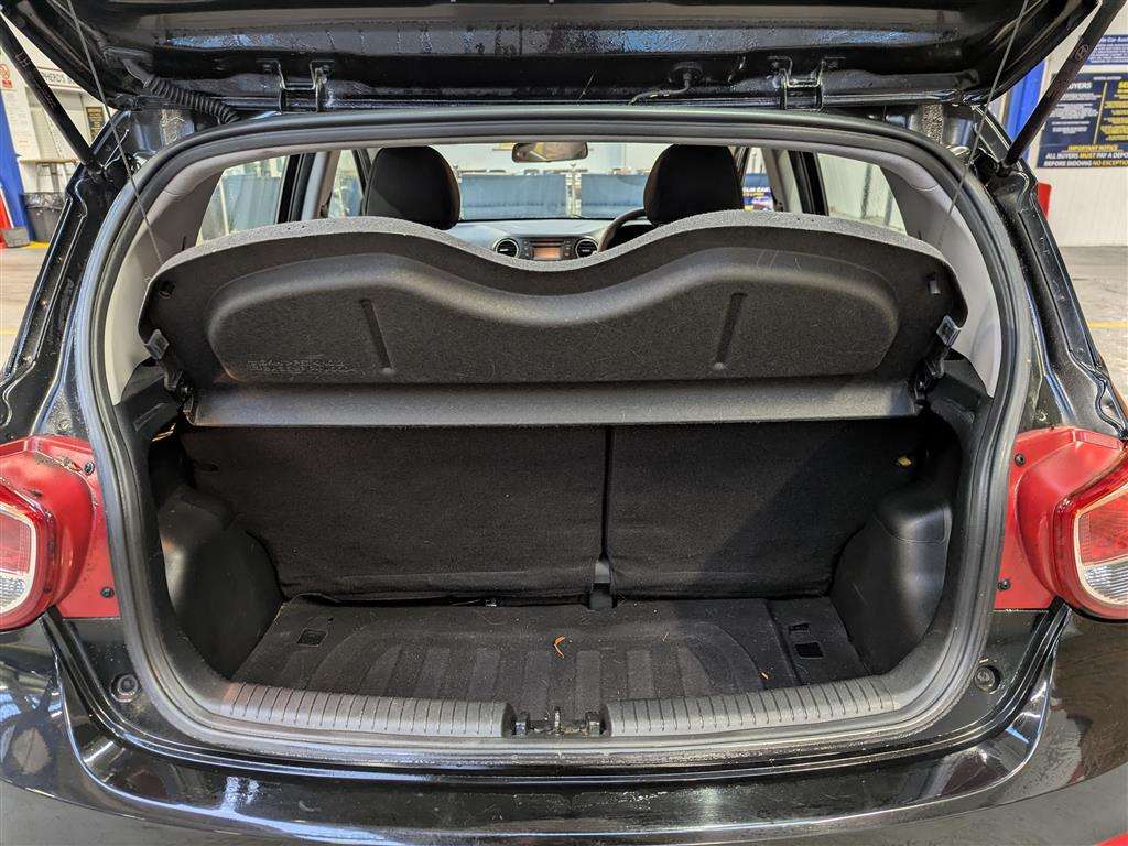 <p>2014 HYUNDAI I10 SE</p>