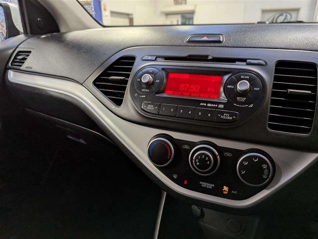 <p>2013 KIA PICANTO 1 AIR</p>