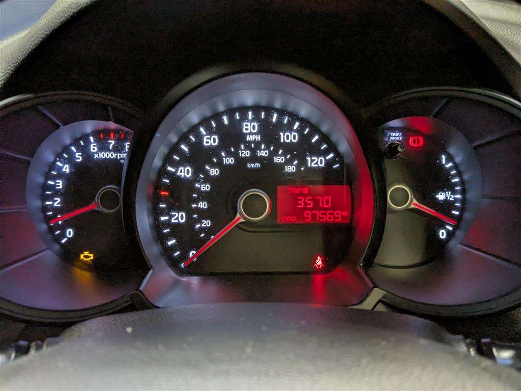 <p>2013 KIA PICANTO 1 AIR</p>