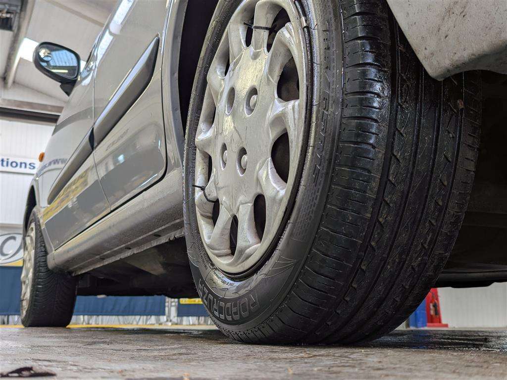 <p>2005 NISSAN ALMERA S</p>