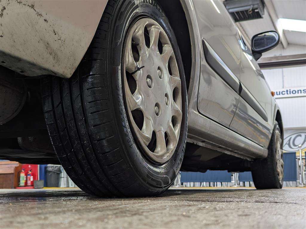 <p>2005 NISSAN ALMERA S</p>