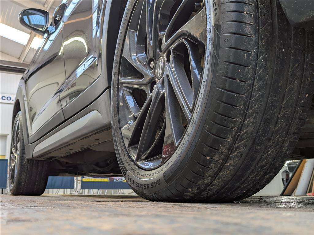 <p>2020 HYUNDAI TUCSON N LNE 48V MHEV CRD</p>