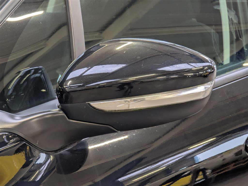 <p>2017 PEUGEOT 208 ACTIVE BLUE HDI S/S</p>