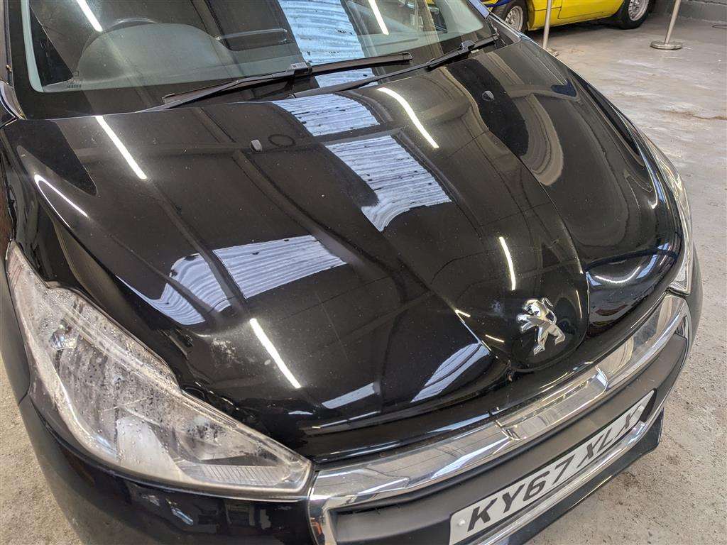 <p>2017 PEUGEOT 208 ACTIVE BLUE HDI S/S</p>