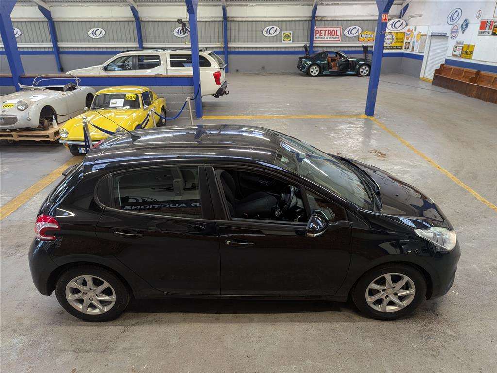 <p>2017 PEUGEOT 208 ACTIVE BLUE HDI S/S</p>