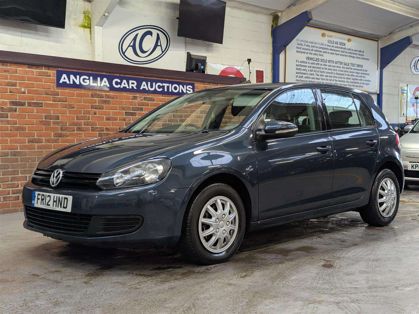 <p>2012 VOLKSWAGEN GOLF S TDI</p>