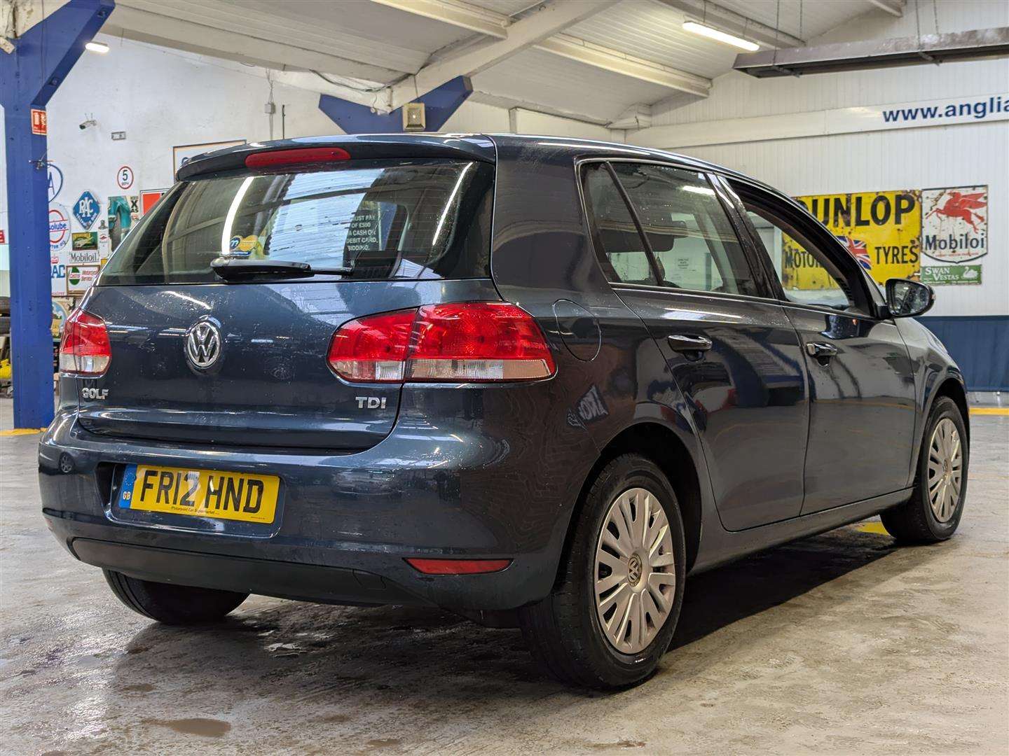 <p>2012 VOLKSWAGEN GOLF S TDI</p>