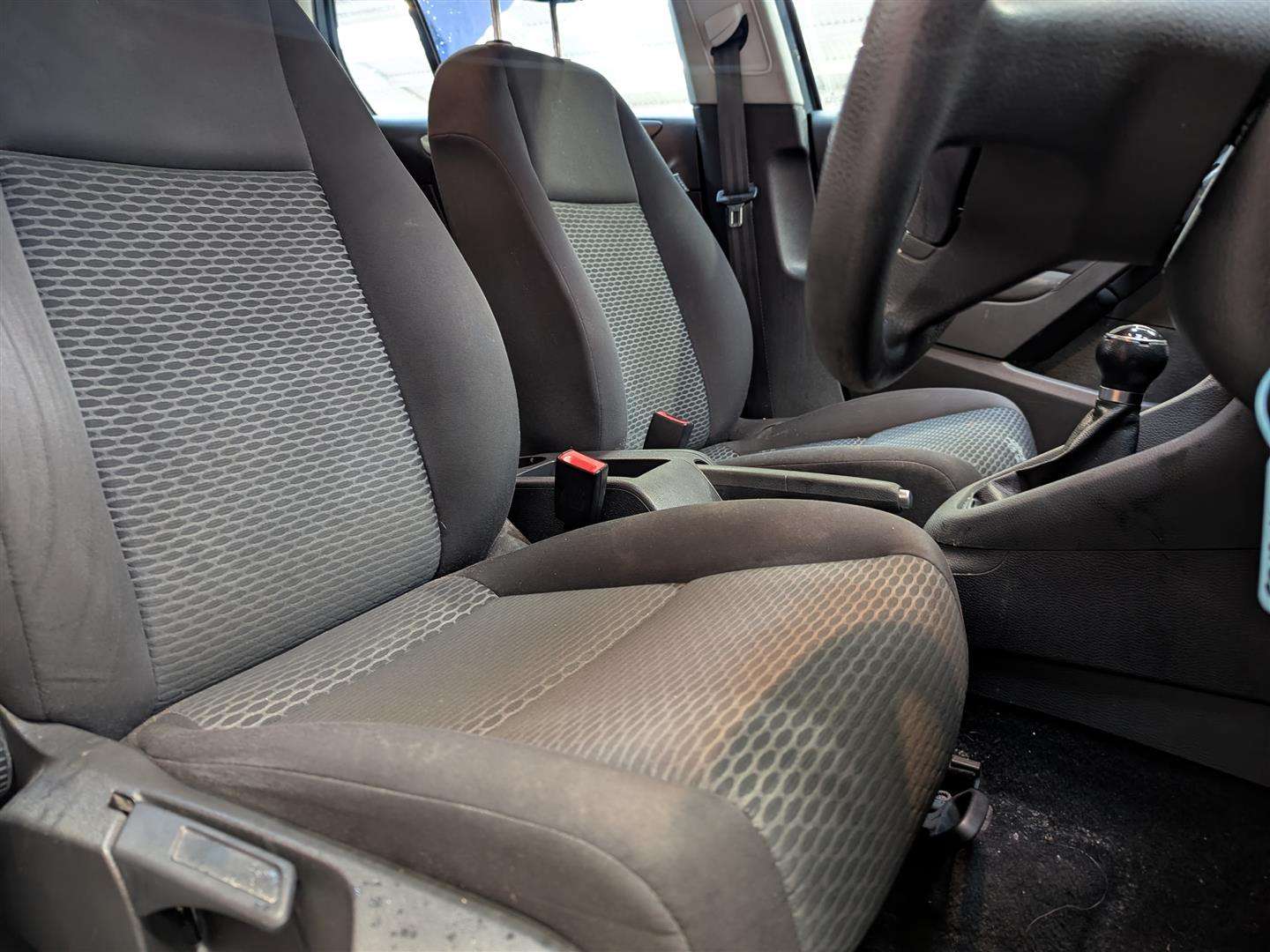 <p>2012 VOLKSWAGEN GOLF S TDI</p>