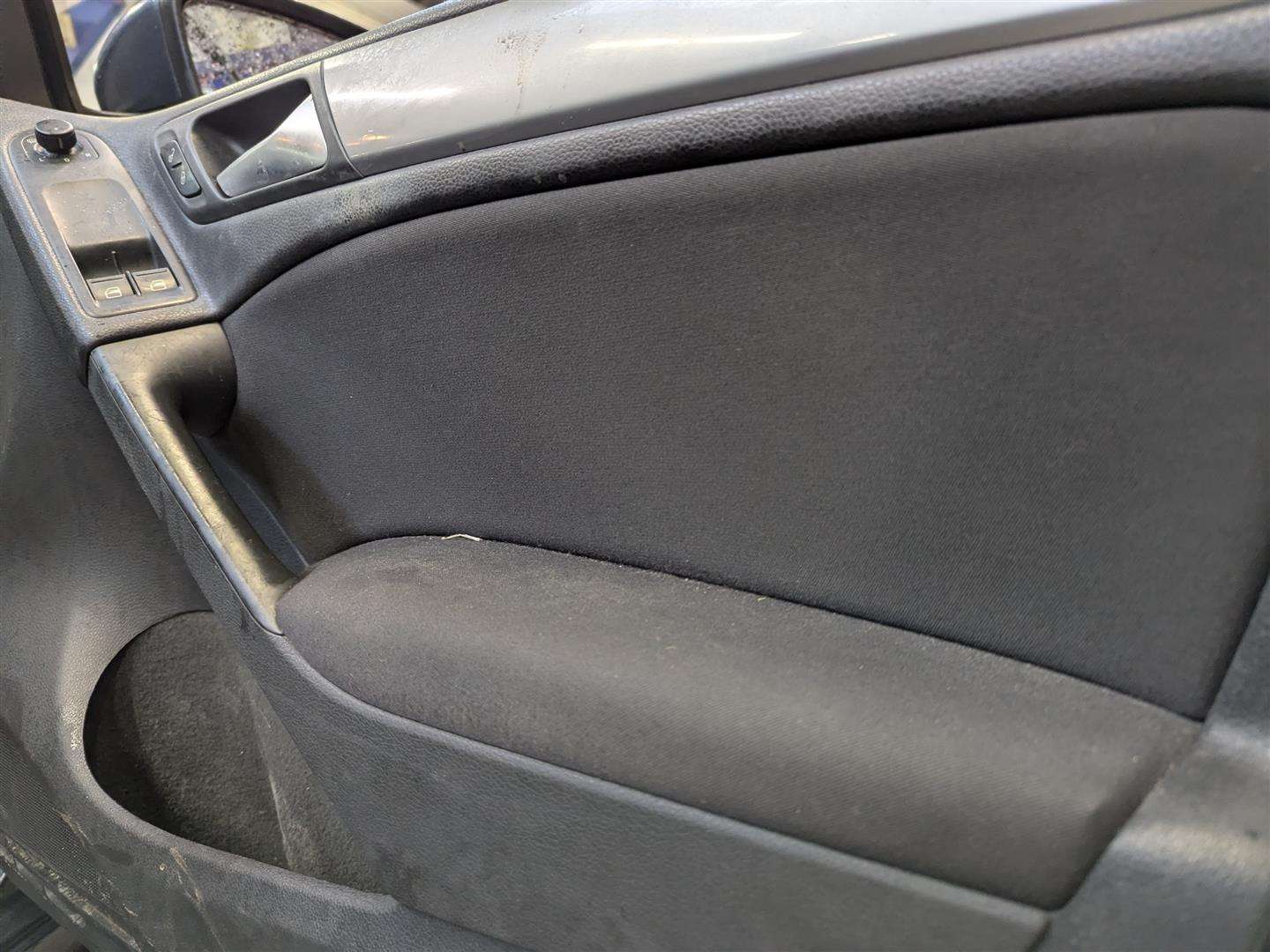 <p>2012 VOLKSWAGEN GOLF S TDI</p>