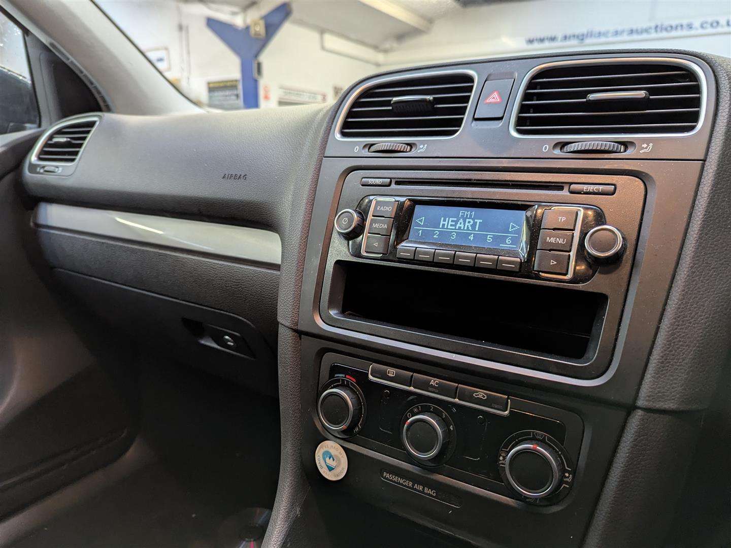 <p>2012 VOLKSWAGEN GOLF S TDI</p>