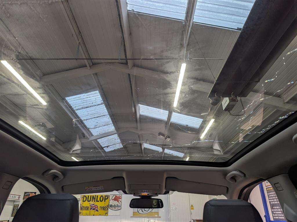 <p>2017 LAND ROVER DISCOVERY SPORT HSE ED4</p>