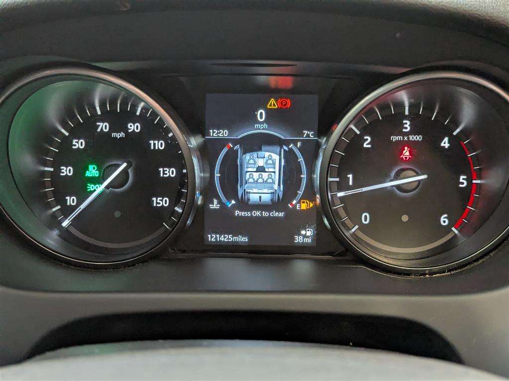 <p>2017 LAND ROVER DISCOVERY SPORT HSE ED4</p>