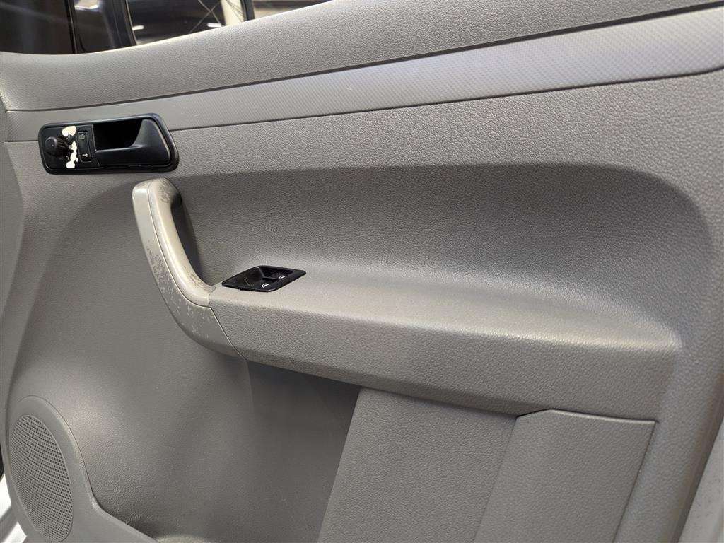 <p>2006 VOLKSWAGEN CADDY C20 TDI S-A</p>