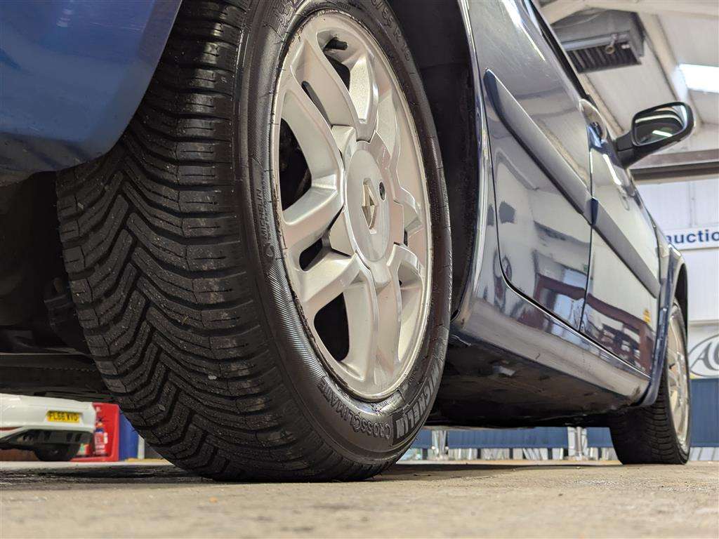 <p>2008 RENAULT MEGANE DYNAMIQUE S VVT</p>