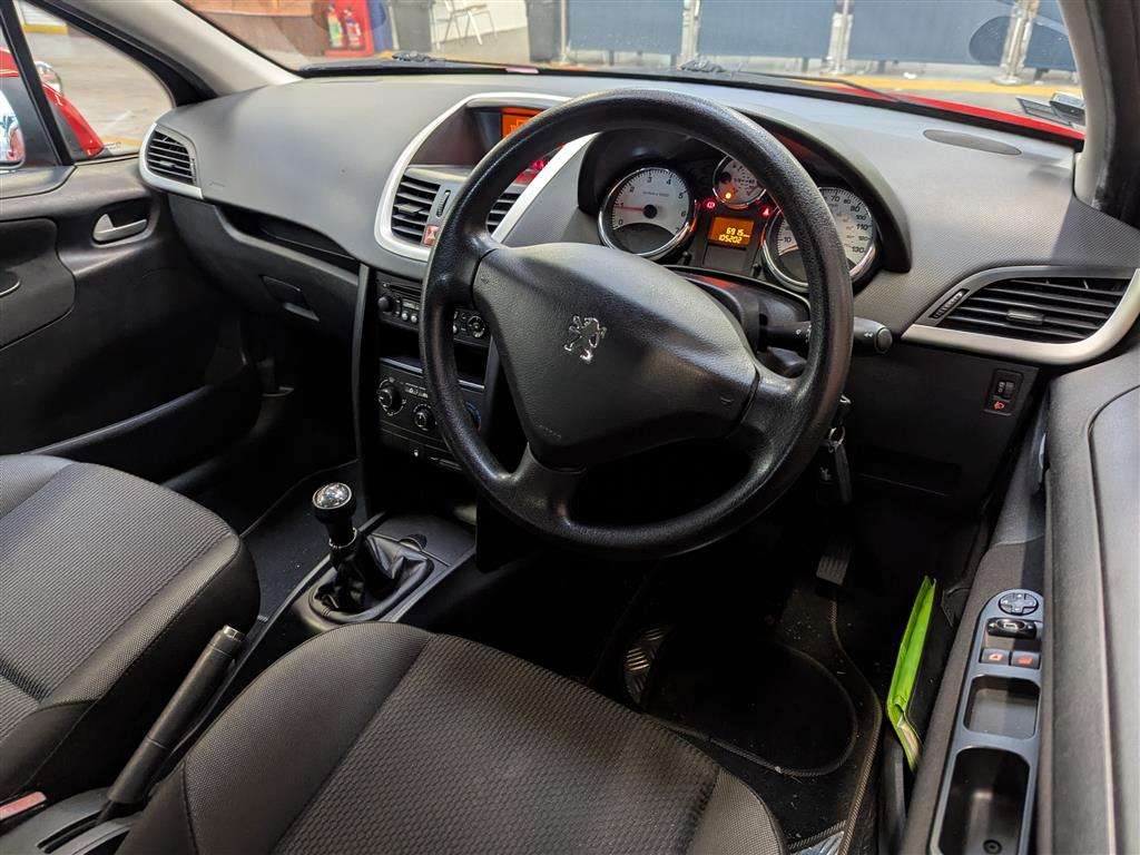 <p>2009 PEUGEOT 207 VERVE</p>