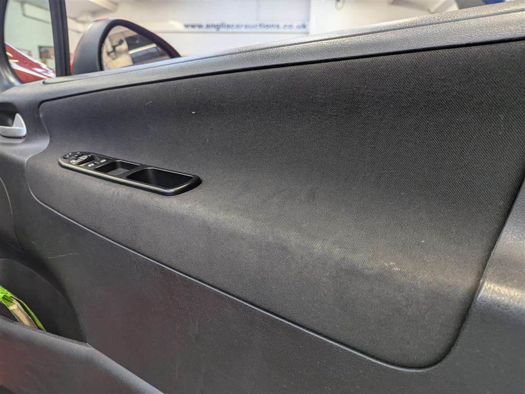 <p>2009 PEUGEOT 207 VERVE</p>