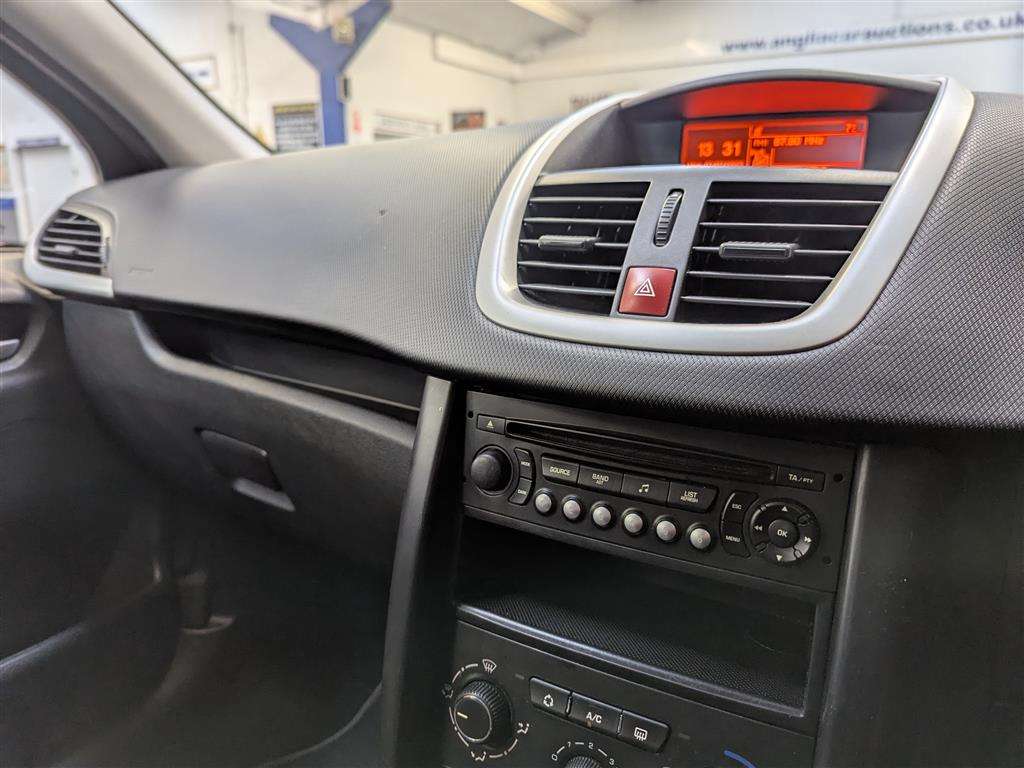 <p>2009 PEUGEOT 207 VERVE</p>