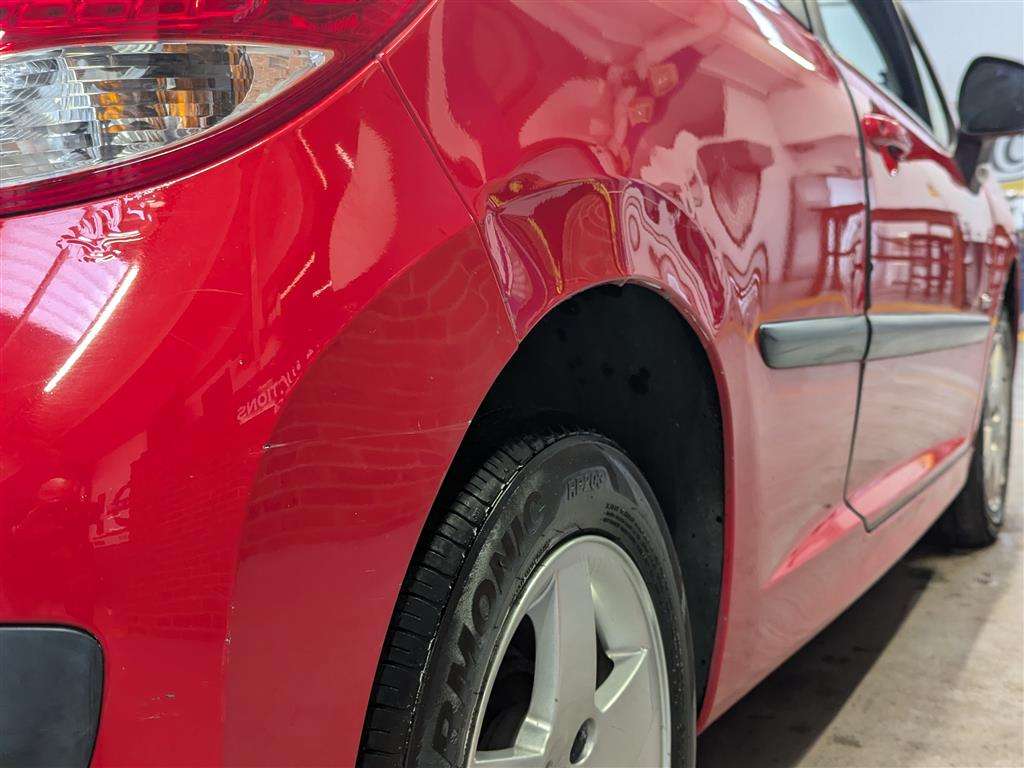 <p>2009 PEUGEOT 207 VERVE</p>