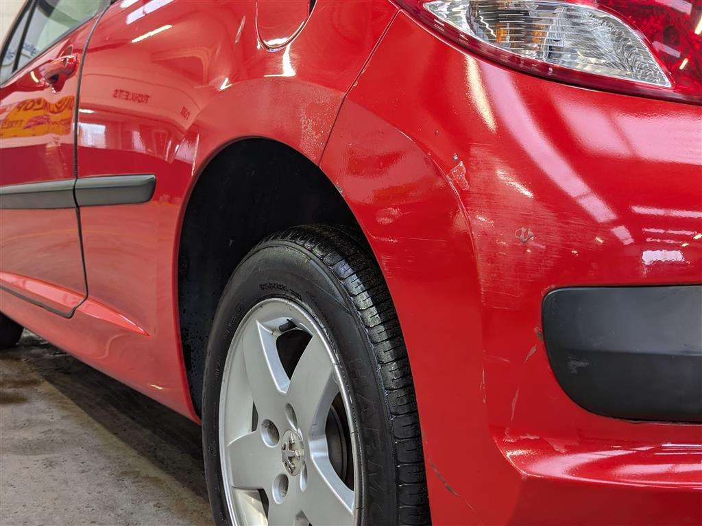 <p>2009 PEUGEOT 207 VERVE</p>