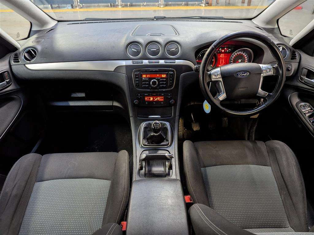 <p>2015 FORD S-MAX ZETEC TDCI 140</p>