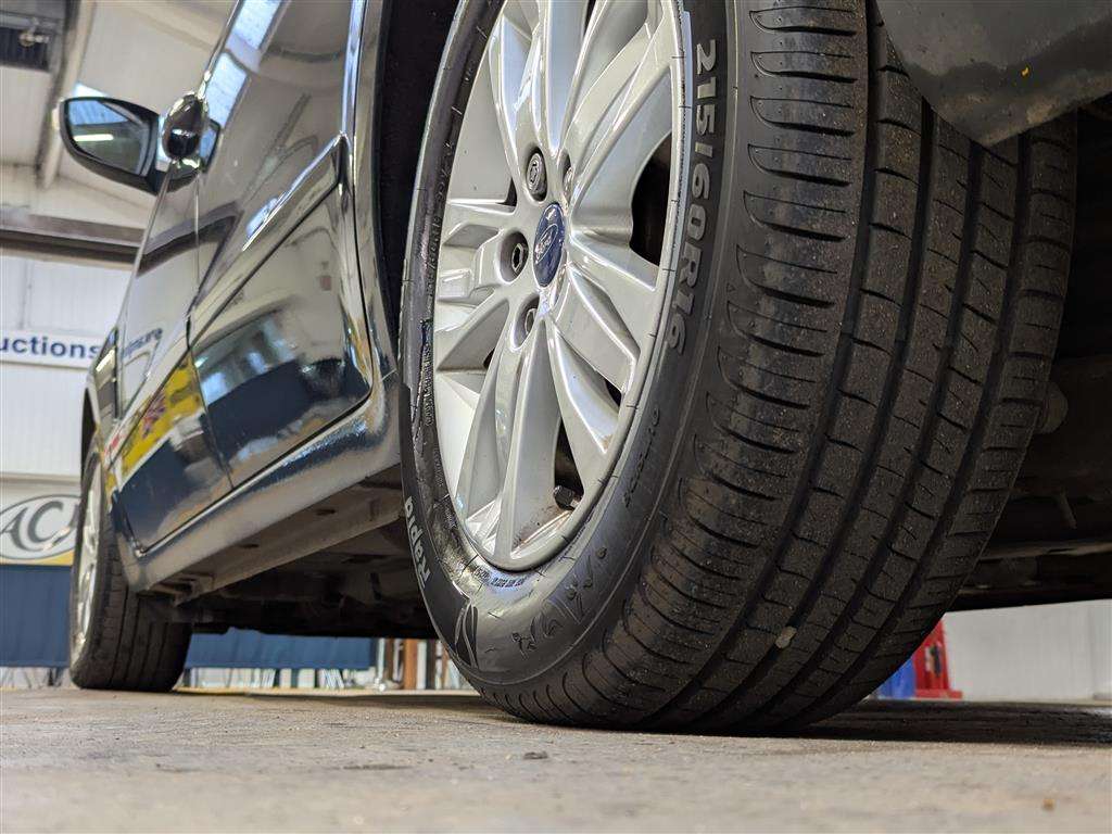 <p>2015 FORD S-MAX ZETEC TDCI 140</p>