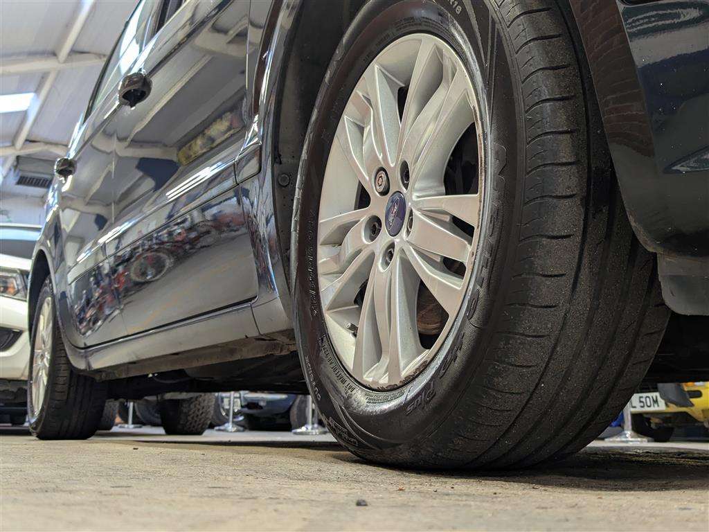 <p>2015 FORD S-MAX ZETEC TDCI 140</p>