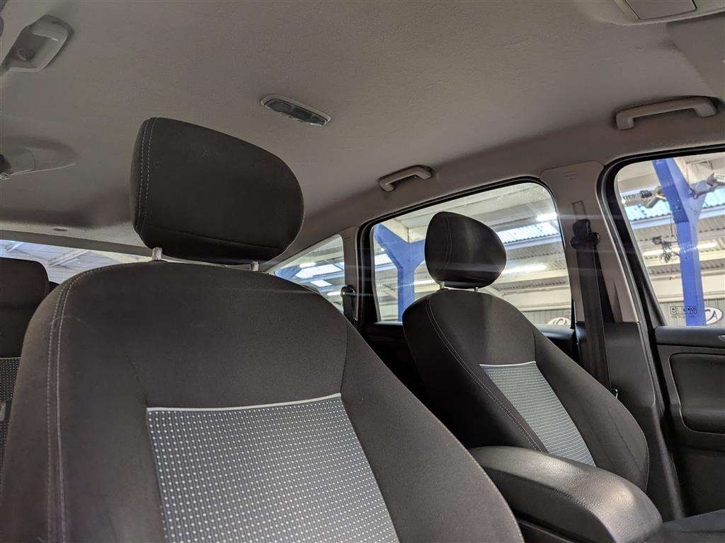 <p>2015 FORD S-MAX ZETEC TDCI 140</p>