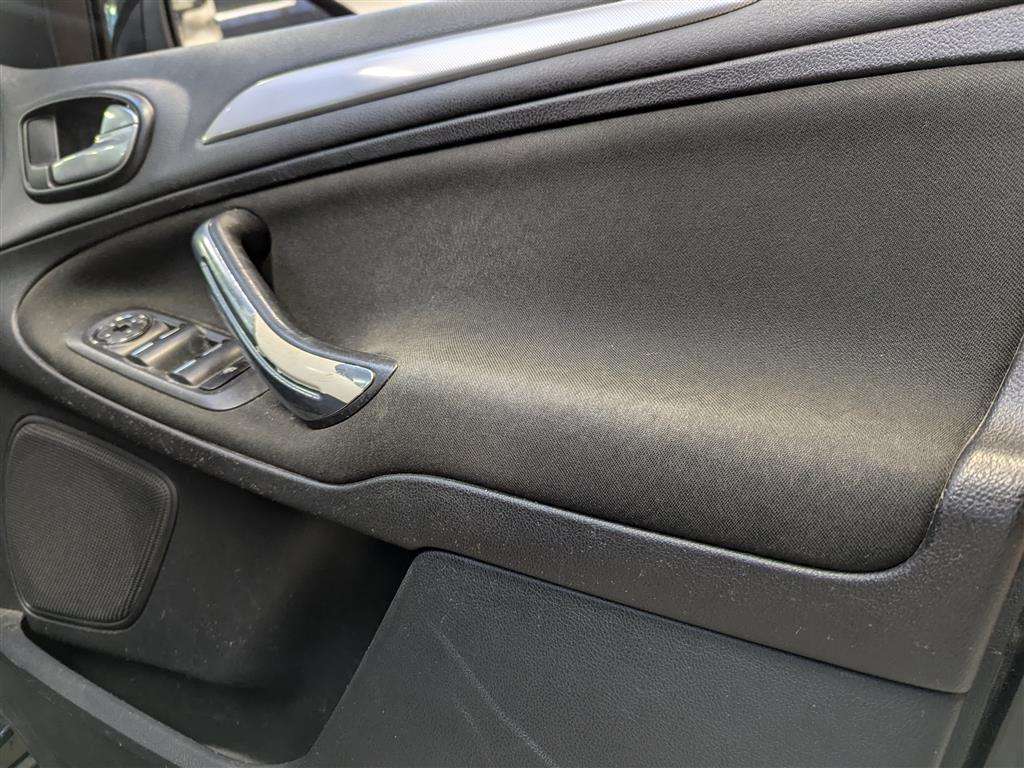 <p>2015 FORD S-MAX ZETEC TDCI 140</p>