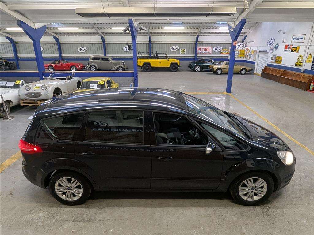 <p>2015 FORD S-MAX ZETEC TDCI 140</p>